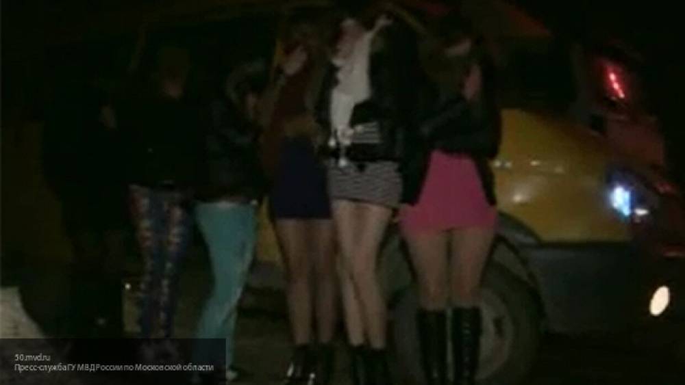 Немцы сняли проститутку для групповухи 