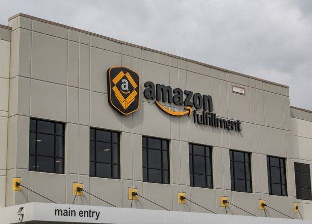 Компания Amazon уволила работника, который организовал забастовку, требуя большей защиты от коронавируса - usa.one