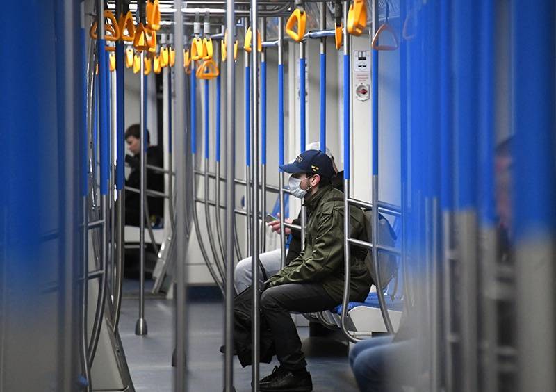 Ввод пропусков в Москве снизил число людей в транспорте на 575 тыс. человек - tvc.ru - Москва