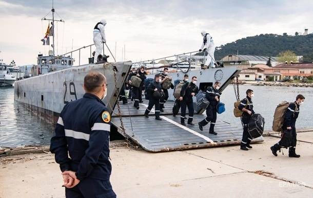 Шарль Де-Голль - На авианосце ВМС Франции коронавирусом заразились 940 моряков - korrespondent.net - Франция