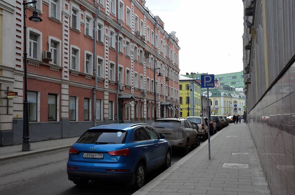 Горожанам разъяснили правила бесплатной парковки в праздничные дни в Москве - vm.ru - Москва