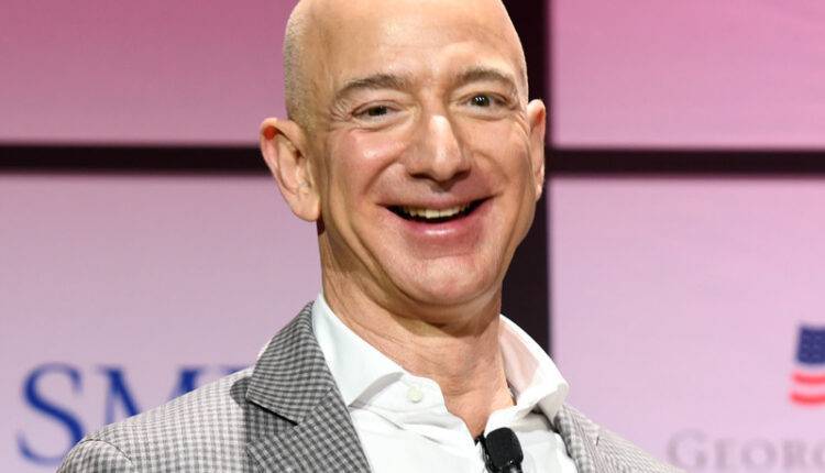 Бернар Арно - Вильям Гейтс - Джефф Безос - Глава Amazon сохранил статус самого богатого человека в мире по версии Forbes - newtvnews.ru - Франция