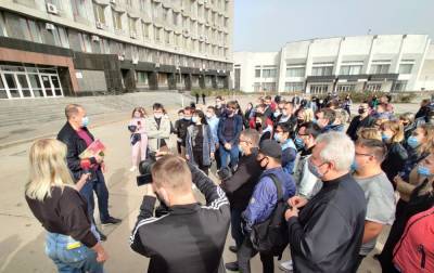 В Сумах предприниматели протестовали против усиления карантина - rbc.ua