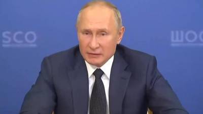 Владимир Путин - Путин считает необходимым избегать политизации ситуации с COVID-19 - piter.tv - Россия - Китай