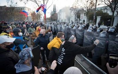 В Словакии протестуют против карантина - korrespondent.net - Словакия - Братислава - Чсср