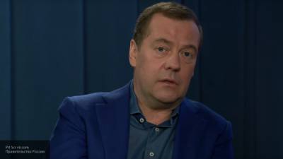 Дмитрий Медведев - Дмитрий Медведев уже проголосовал за поправки к Конституции РФ - politexpert.net - Россия