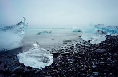 Ученый сообщил о возможности пробуждения древних вирусов из-за таяния ледников - vm.ru - Россия