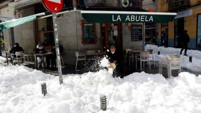 Снегопад парализовал столицу Испании - 5-tv.ru - Испания - Мадрид - Madrid