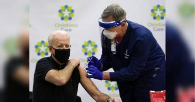 Джон Байден - Байден стал первым политиком, получившим вторую дозу прививки против коронавируса - fakty.ua - Сша - штат Делавэр