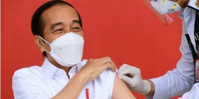 Джоко Видодо - В Индонезии началась вакцинация от коронавируса препаратом Sinovac: первым привился президент - nv.ua - Украина - Индонезия