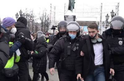 Урмас Рейнсалу - Прибалтийские страны призвали ЕС ввести санкции за действия полиции РФ против протестующих - topcor.ru - Россия - Эстония - Евросоюз - Латвия - Литва