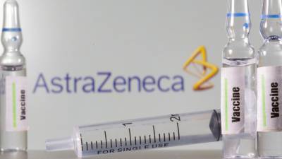 Стефан Де-Кеерсмакер - Стелла Кириакидис - ЕК потребовала от AstraZeneca объяснить сокращение поставок вакцин - russian.rt.com - Англия - Евросоюз