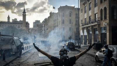 Демонстранты в Ливане подожгли мэрию города Триполи (ВИДЕО) и мира - cursorinfo.co.il - Ливан - Триполи