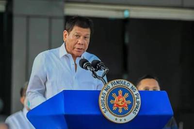 Родриго Дутерт - Президент Филиппин предложил делать прививки противникам вакцинации во сне - lenta.ru - Филиппины