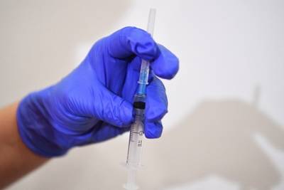 Михаил Костинов - Россиянам объяснили порядок вакцинации от коронавируса и гриппа - lenta.ru