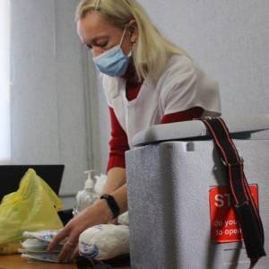 В Запорожье прививки от коронавируса начали делать на рынке - reporter-ua.com - Запорожье