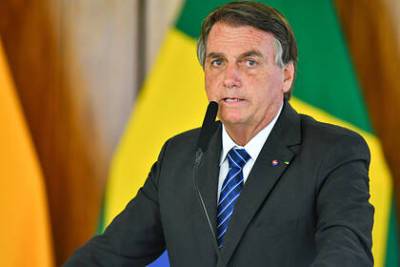 Сенат Бразилии обвинил президента в преступлениях против человечности - lenta.ru - Бразилия
