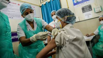 Мансух Мандавия - Индия стала второй страной, в которой вакцинировалось более миллиарда человек - runews24.ru - Китай - Индия