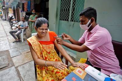 Нарендры Моди - Мансух Мандавия - В Индии более миллиарда человек привились от коронавируса - lenta.ru - Китай - Индия