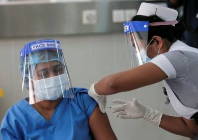 Шри-Ланка обязала работников социальной сферы сделать "бустерные" прививки COVID-19 - unn.com.ua - Украина - Киев - Шри Ланка