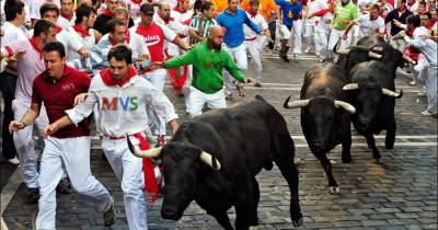 "Энсьерро": опасная гонка с быками в Испании закончилась смертью мужчины - focus.ua - Украина - Испания - Spain