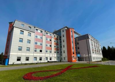В Ноябрьске закрыли ковидный госпиталь на 60 коек - znak.com - Ноябрьск