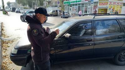 За неправильно припаркованные автомобили на Металлургов массово штрафуют - inform.zp.ua - Украина - Запорожье