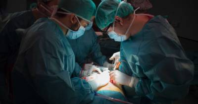 В США клиника отказалась пересаживать органы невакцинированным от COVID-19 пациентам - focus.ua - Украина - Сша - штат Колорадо