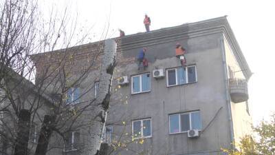 Крышу в запорожском доме на Сержанта Медведева, 7 отремонтируют к началу зимы - inform.zp.ua - Украина - Запорожье