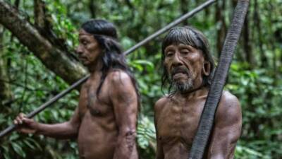 Курьез: дикое племя из Амазонки требует у туристов сертификат о COVID-вакцинации - enovosty.com