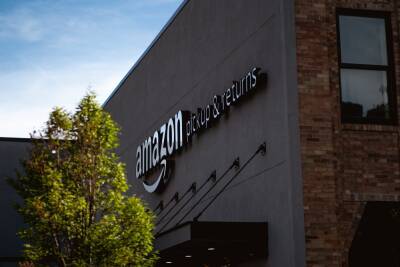 Amazon оштрафовали за сокрытие случаев заражения коронавирусом среди работников - thepage.ua - Украина - штат Калифорния - Covid-19