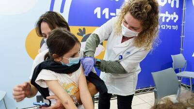 Эксперты оценили целесообразность вакцинации детей от COVID-19 - iz.ru - Сша - Китай - Япония - Канада - Израиль - Коста Рика - Covid-19
