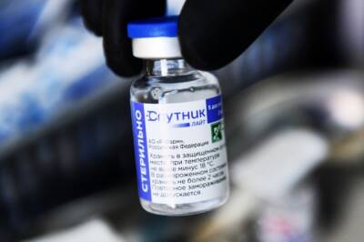 Лаос одобрил для применения вакцину «Спутник Лайт» - aif.ru - Лаос - Covid-19