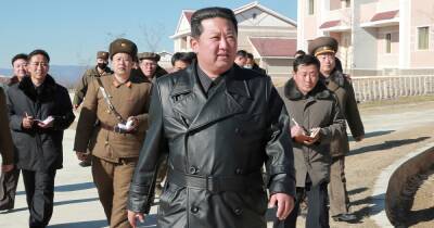 Ким Ченын - В Северной Корее запретили носить кожаные пальто и копировать стиль Ким Чен Ына - focus.ua - Украина - Кндр