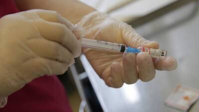 Винфрид Штекер - В Германии остановили вакцинацию населения запрещенным препаратом - vm.ru - Германия