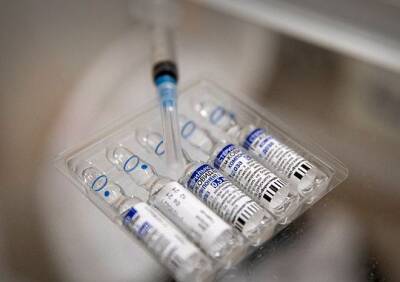 В институте Гамалеи заявили, что выпустят вакцину от омикрон-штамма через 45 дней - ya62.ru - Россия