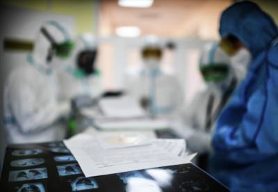 Мурашко: более 1,3 млн больных коронавирусом находятся под наблюдением медиков в РФ - interfax-russia.ru - Россия