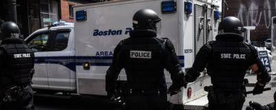 Сторонники и противники антикоронавирусных мер подрались на протесте в Бостоне - runews24.ru - Сша - штат Массачусетс - Бостон - Boston