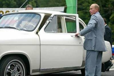 Владимир Путин - "К сожалению, и это тоже было”: Путин рассказал о работе частным извозом в 90-х - bloknot.ru - Россия