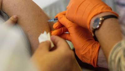 Нафтали Беннет - Израиль начинает делать четвертую дозу вакцины от коронавируса - enovosty.com - Израиль - Jerusalem