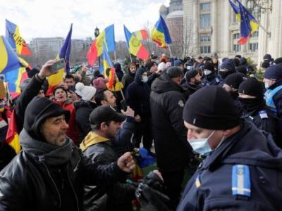 В Румынии антивакцинаторы пытались штурмовать парламент - unn.com.ua - Украина - Киев - Бухарест - Румыния