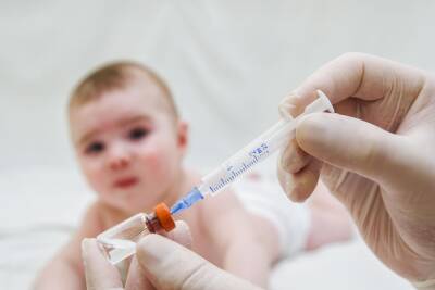 Дмитрий Хубезов - Нина Останина - В Госдуме заявили, что речи об обязательной вакцинации детей от коронавируса не идет - afanasy.biz