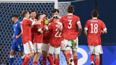 Валерий Карпин - Россия сохранила 34-е место в рейтинге ФИФА - russian.rt.com - Россия - Франция - Польша - Бразилия - Бельгия - Катар