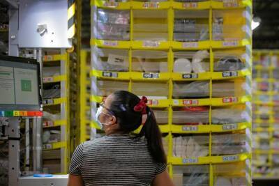 Складские рабочие Amazon снова будут носить маски - fainaidea.com - Сша - Covid-19