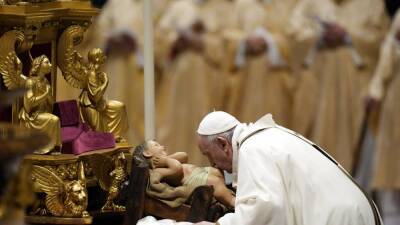 Папа Франциск отслужил рождественскую мессу, где напомнил о выборе Иисуса - ru.euronews.com - Россия - Ссср - Сша - Италия - Ватикан