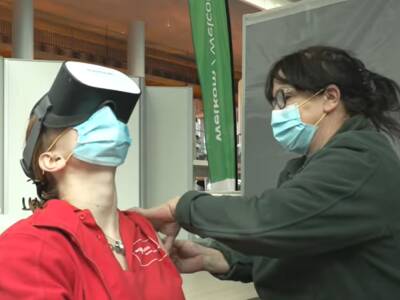 В Нидерландах могут прививать от коронавируса в VR-очках тех, кто боится прививок - gordonua.com - Украина - Голландия - Амстердам