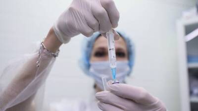 «Мутаций будет тысячи»: спасет ли прививка от «омикрона» и когда обновят российские вакцины - vm.ru - Москва