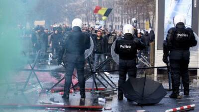 Манифестация против антиковидных мер в Брюсселе переросла в беспорядки - hubs.ua - Украина - Брюссель