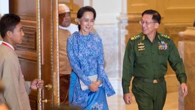 Военные Мьянмы вводят чрезвычайное положение сроком на один год, президент страны арестован - argumenti.ru - Бирма