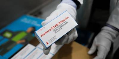Стивен Бранденбург - Jon Nazca - Фармацевт из США, который испортил почти 600 доз вакцины от коронавируса, верил, что Земля плоская, а небо ненастоящее — WP - nv.ua - Сша - Usa - Washington - штат Висконсин